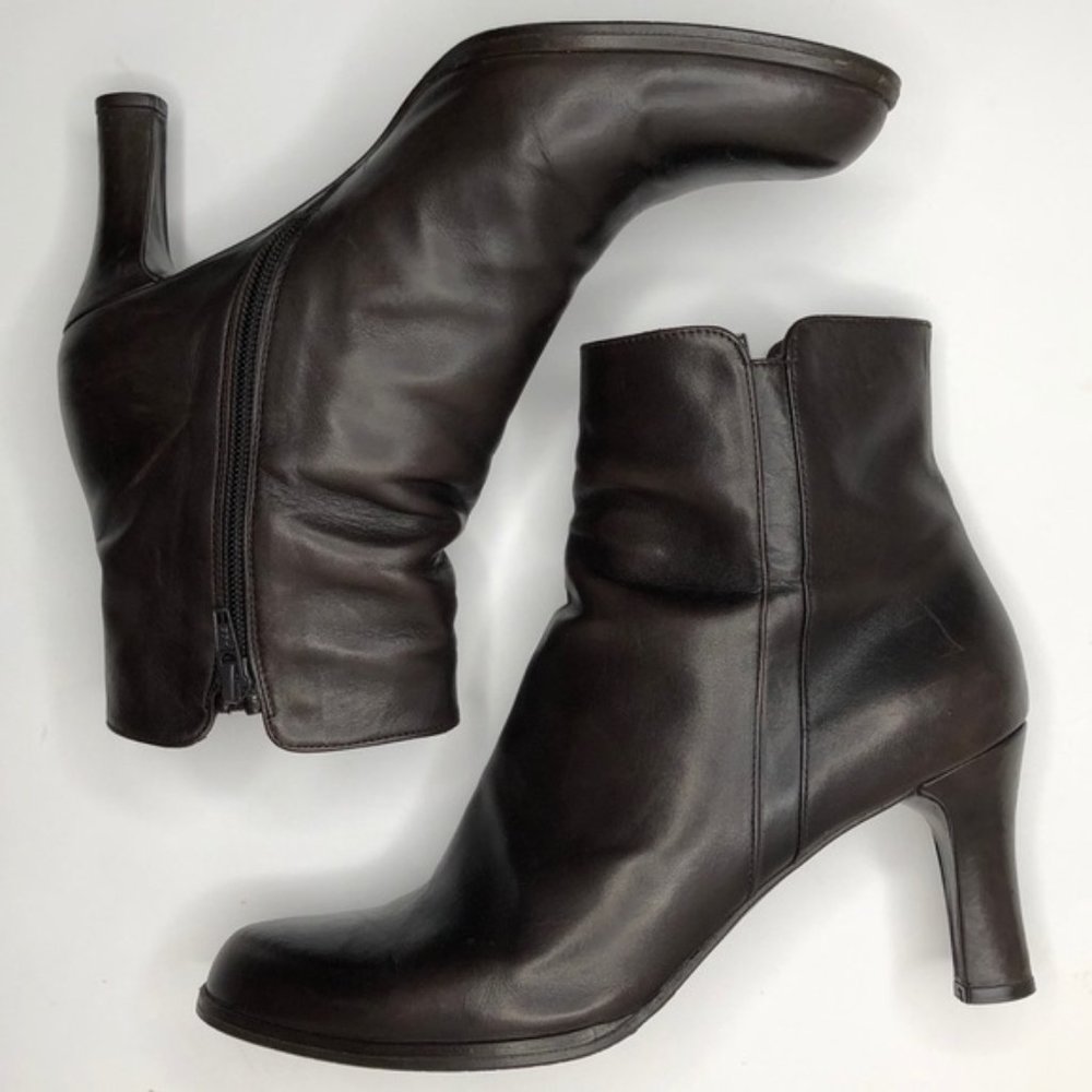 STUART WEITZMAN Chocolate Brown, Side Zip Heeled Ankle Boots Size 7.5